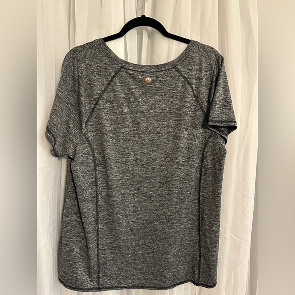 Livi’s Women's Gray Performance Crew Neck Dri Fit Top - Picture 6 of 7